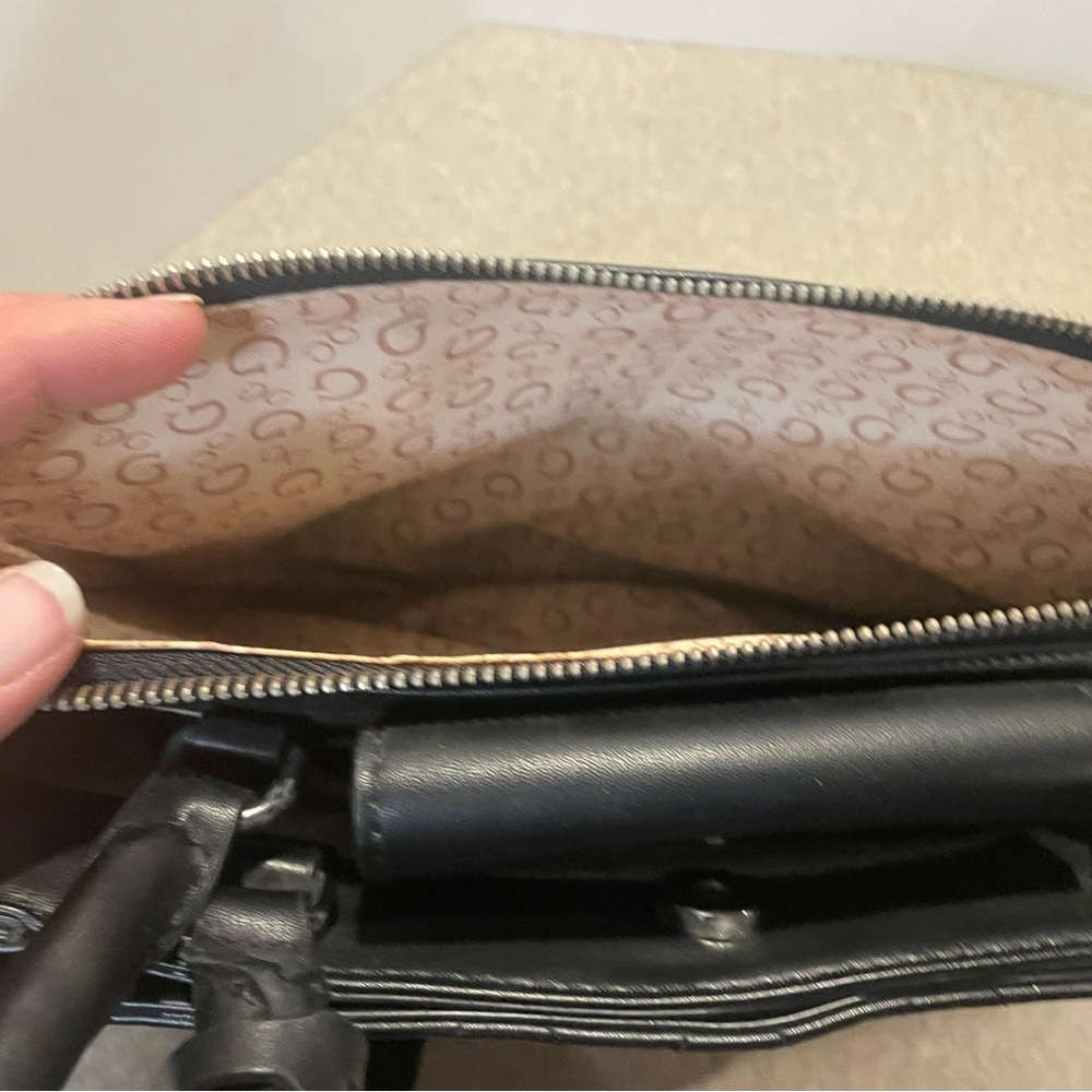 Guess Quilted Black Shoulder Bag - Picture 9 of 14